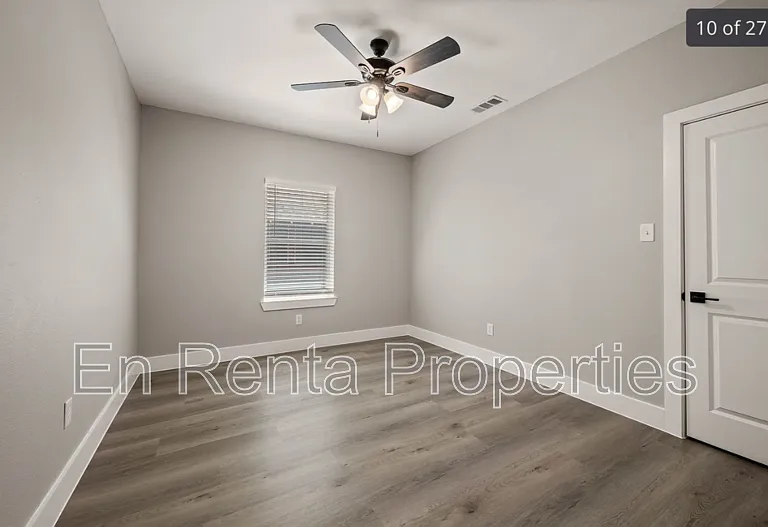 3329 Hemphill St — Photo 24