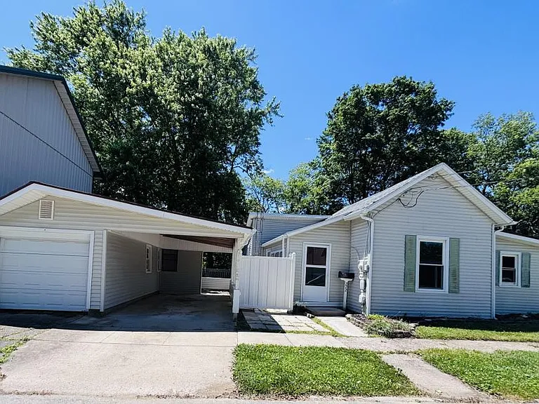 272 S Pearl St — Photo 1