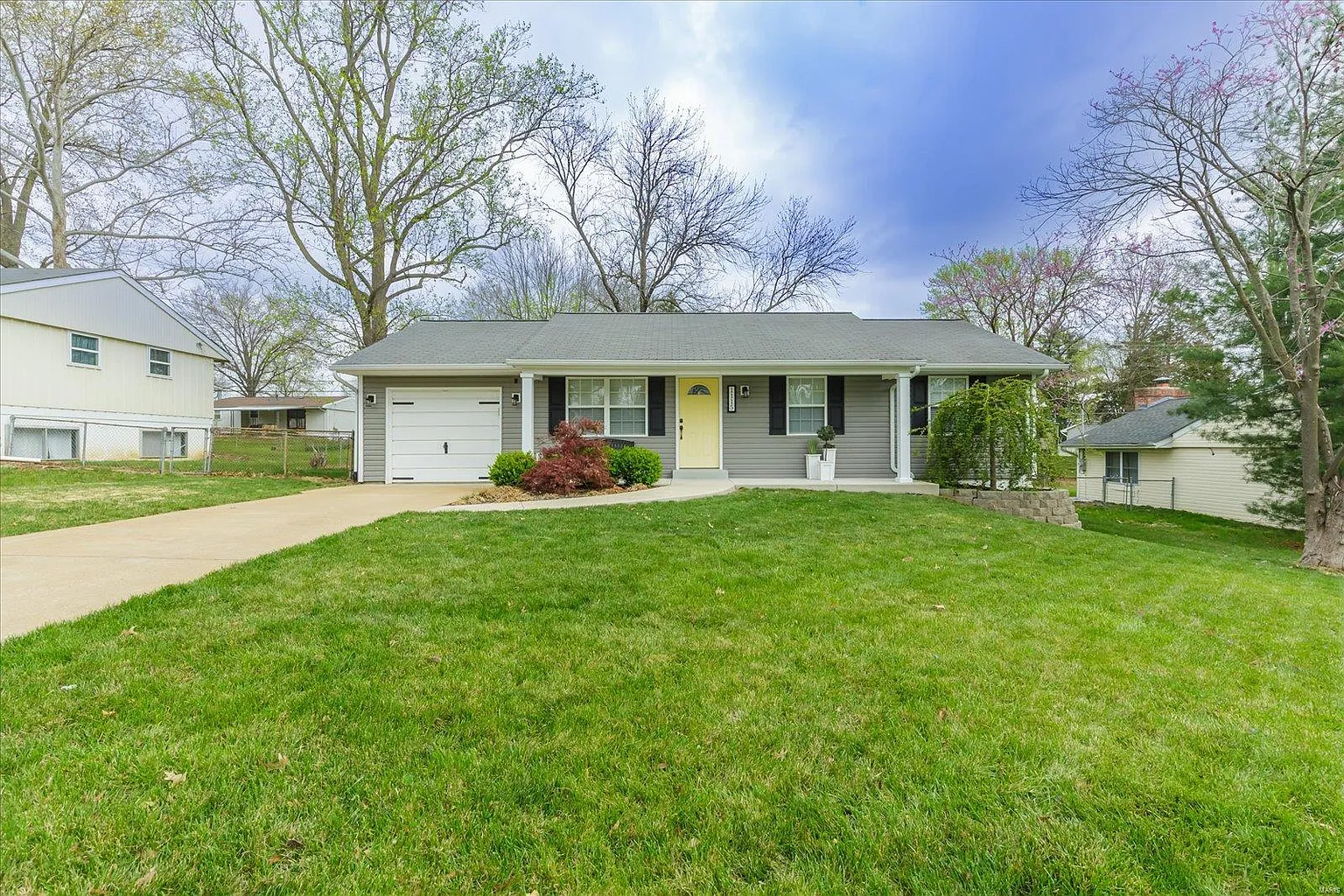 1115 Dauphine Ln photo 1