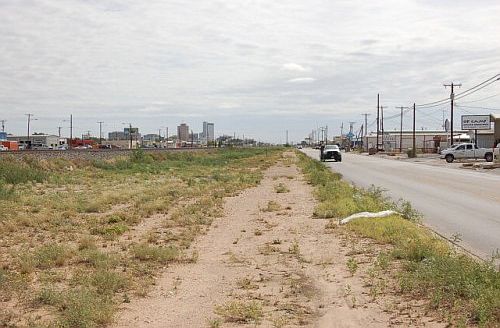 3rd image of 3007 W Industrial Ave