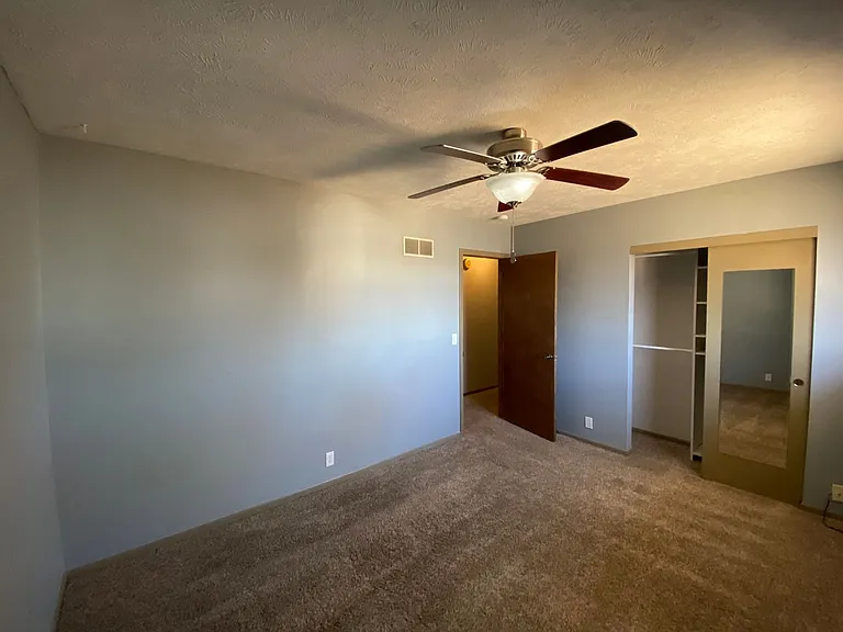 8803 S 143rd St — Photo 5