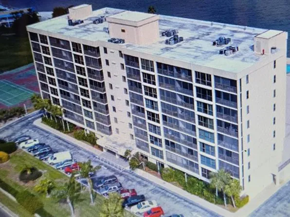 7100 Sunshine Skyway Ln S APT 302, Saint Petersburg, FL 33711