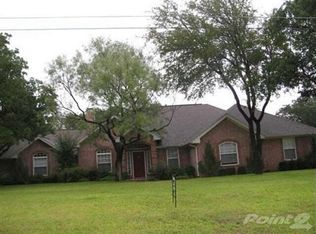614 Half Moon Way, Runaway Bay, TX 76426