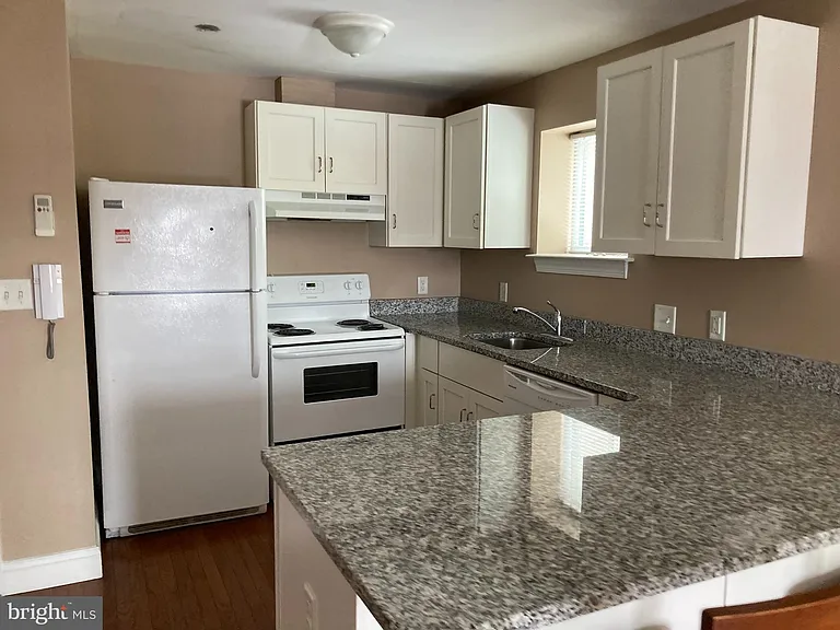 100 N Potomac St #3A — Photo 23