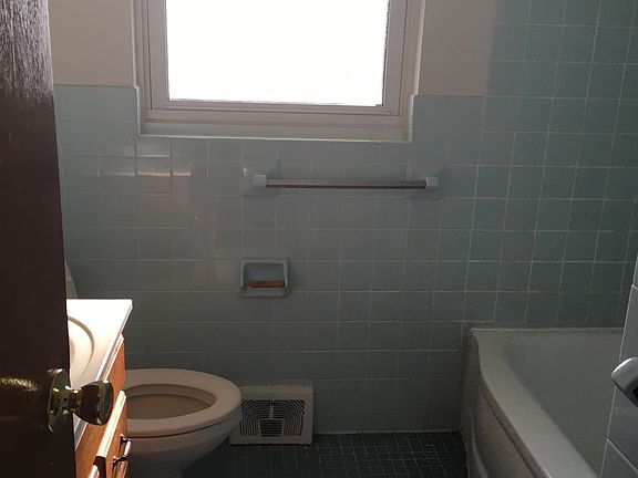 4th image of 5470 Apricot Dr