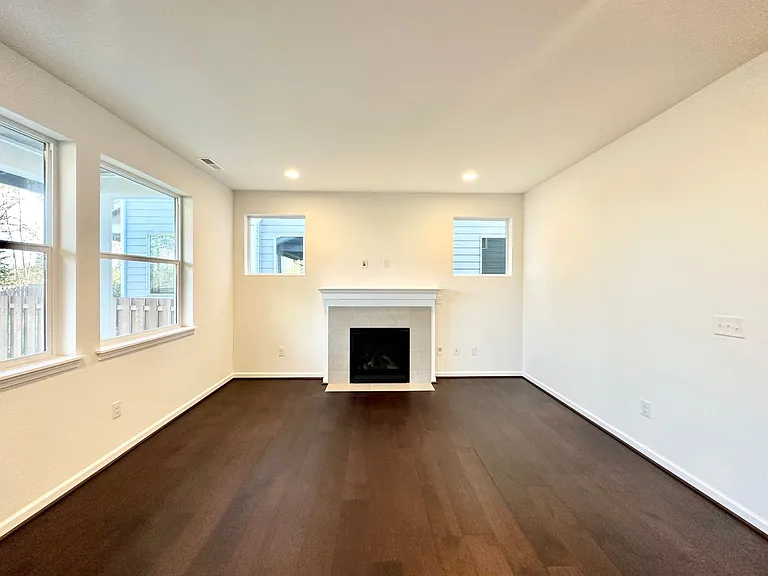 4621 31st Ave SE — Photo 6