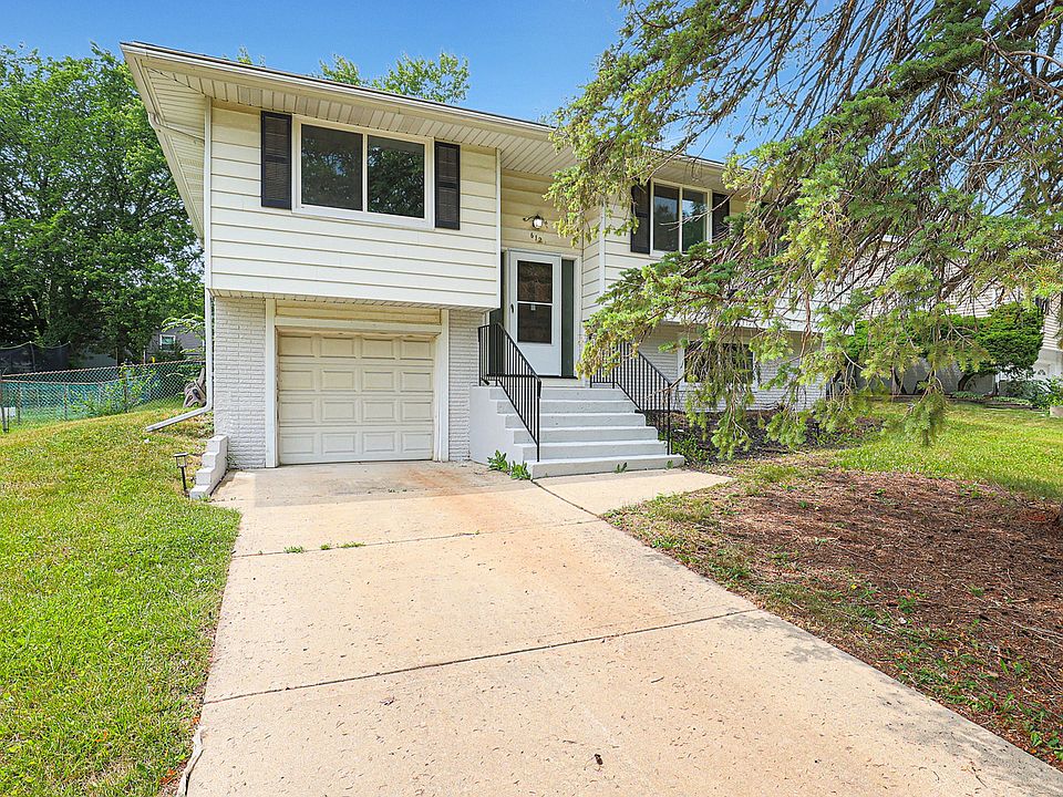 1st image of 612 S Braintree Dr