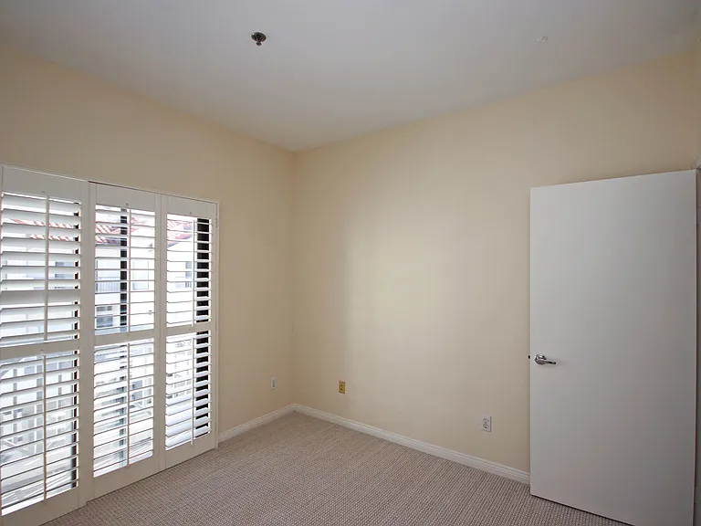 111 S Oak Knoll Ave #203 — Photo 17