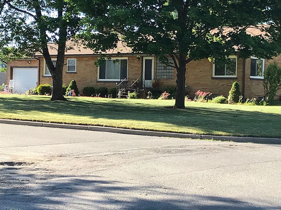 1st image of 701 Webb Dr