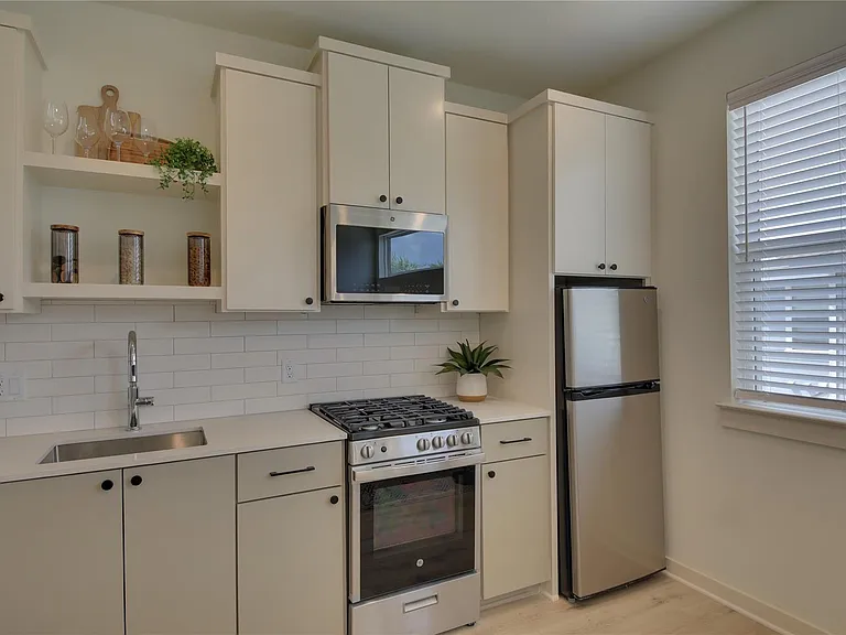 7208 Providence Ave #2 — Photo 5