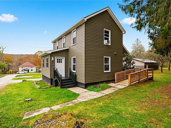 4th image of 111 Chaparell Dr