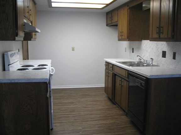 3rd image of 9809 Welch Dr