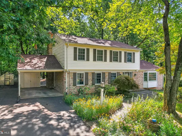 17817 Caddy Dr, Rockville, MD 20855