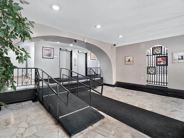 221 Melvin Ave — Photo 16