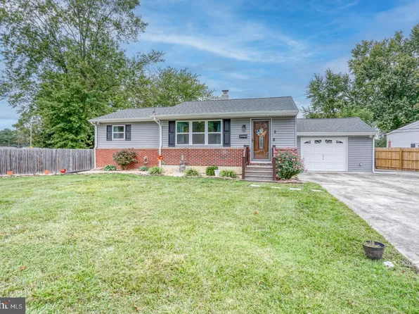 2 Tyne Dr, New Castle, DE 19720