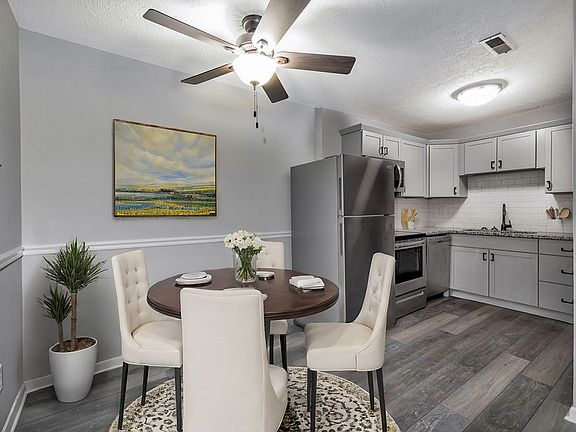 2nd image of 721-723 Delta Ave #25