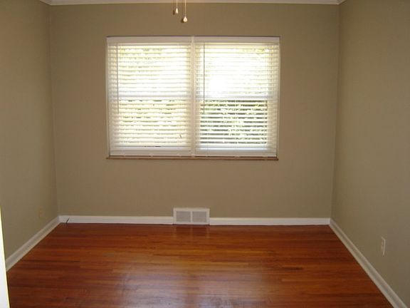 3rd image of 7361 Pershing Ave APT 1E