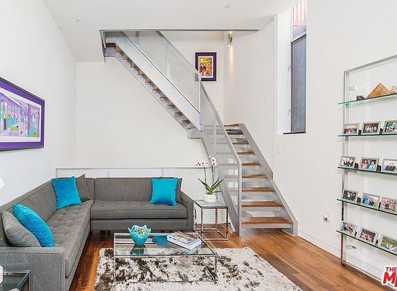 3rd image of 1140 N Formosa Ave #1