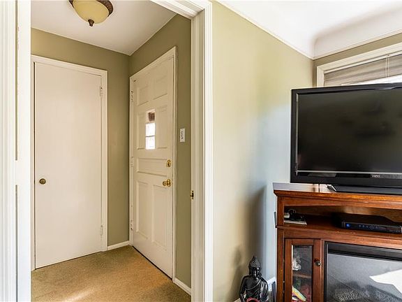 3rd image of 1309 Washington Blvd