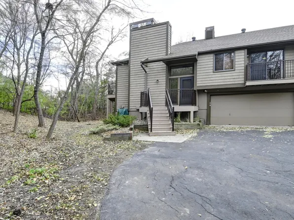 11477 Carriage Ct, Eden Prairie, MN 55344