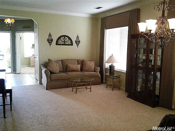 3rd image of 371 Pelican Bay Cir