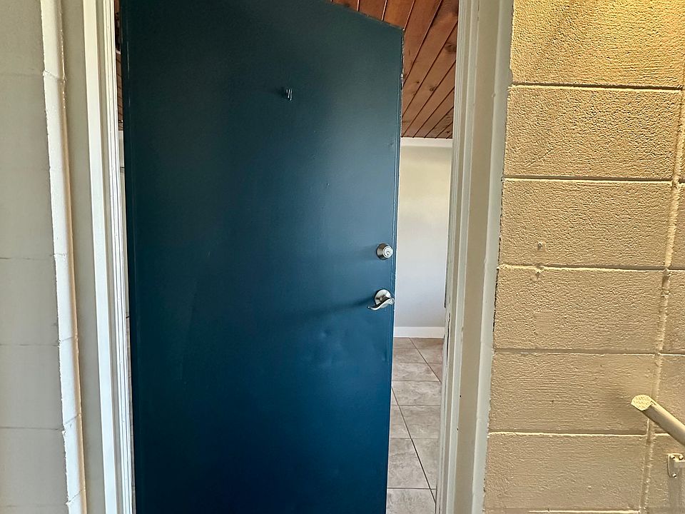 1st image of 305 Cottonwood Ln APT 19