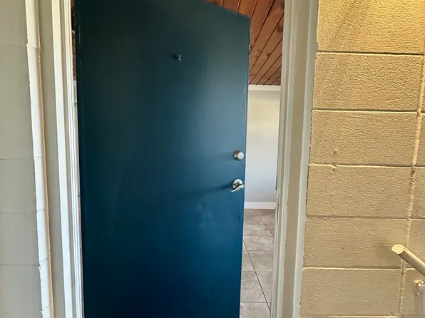 305 Cottonwood Ln, Gillette, WY