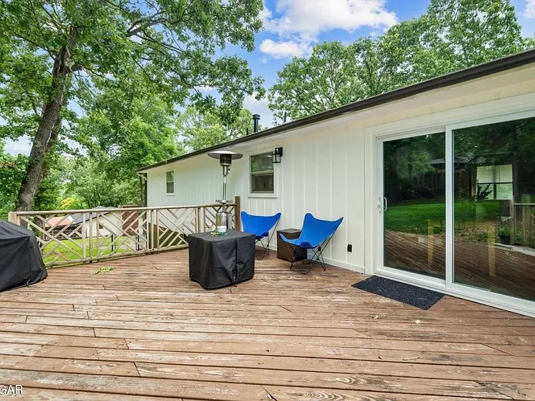 134 Valleyview Dr — Photo 12