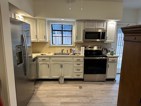 4th image of 1613 N Dupont St