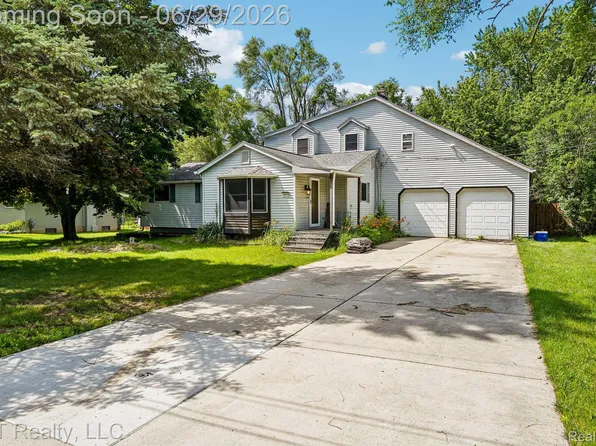 3070 Reeder Rd, Clarkston, MI 48346