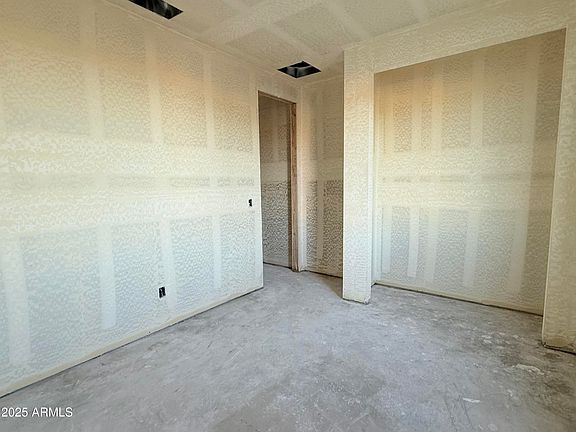 4th image of 2443 E ROLLING PRAIRIE Lane