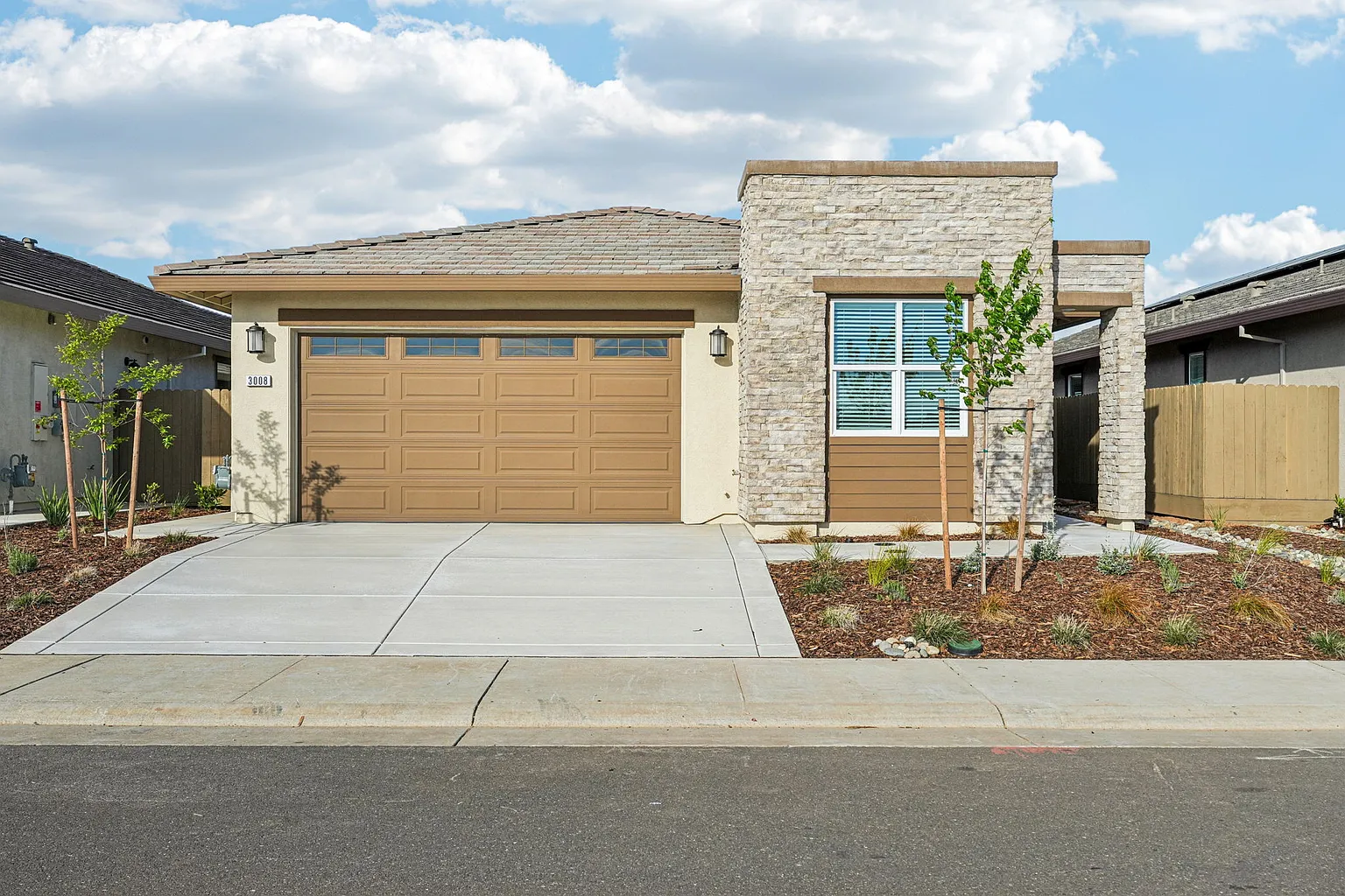3008 Poas Way photo 1