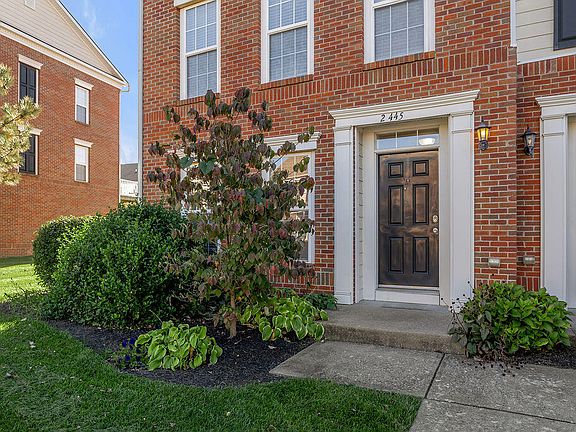 2nd image of 2445 Lady Bedford Pl