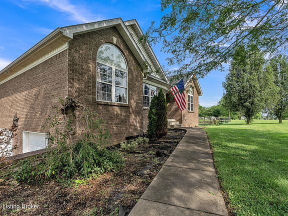 4th image of 1000 Creek Pointe Dr
