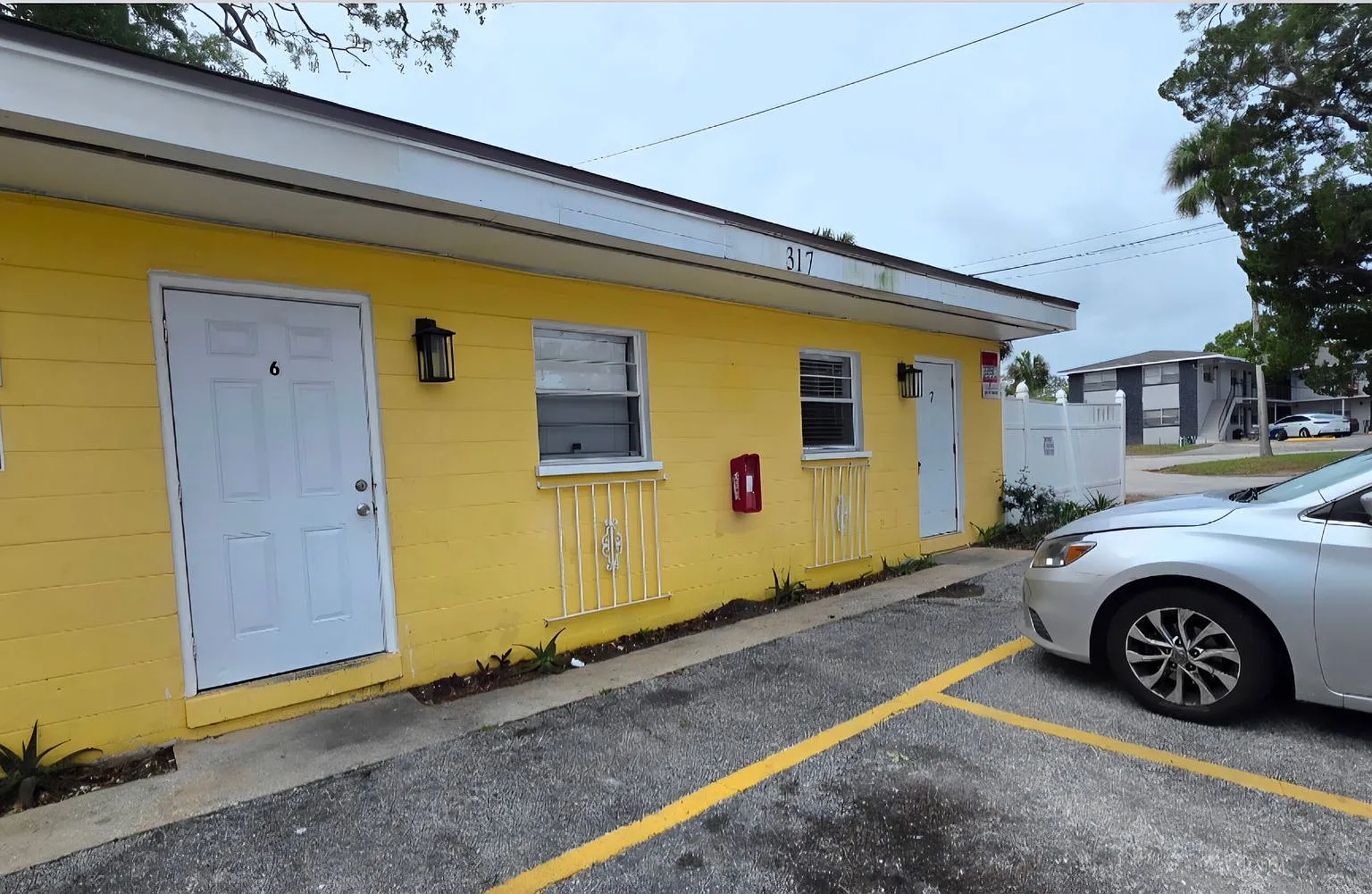 * Half Off 1st Month's Rent With 13 Month Lease * — Photo 2