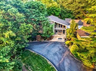 67 Chestnut St, Livingston, NJ 07039