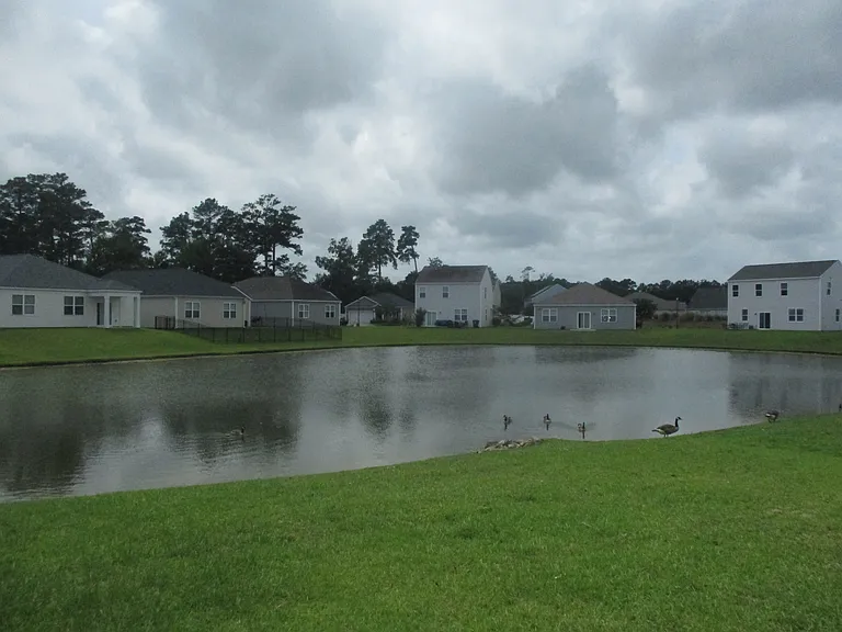 812 Hayes Point Cir — Photo 22