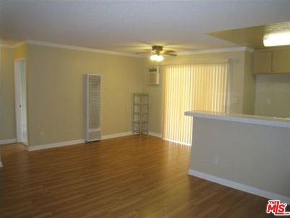 4th image of 18530 Hatteras St Unit 322