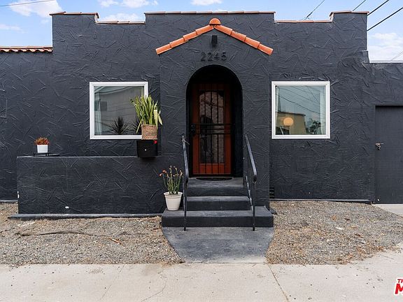 2nd image of 2245 Pine Ave