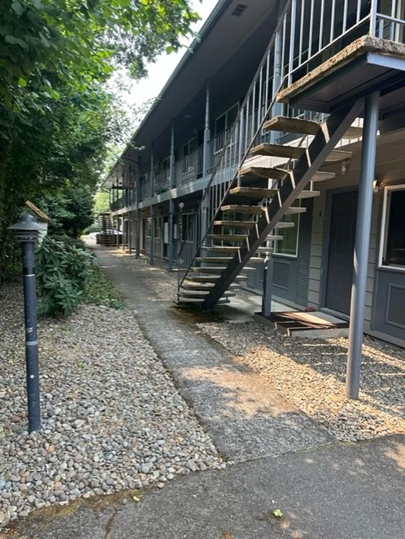 Shilo Apartments — Photo 3