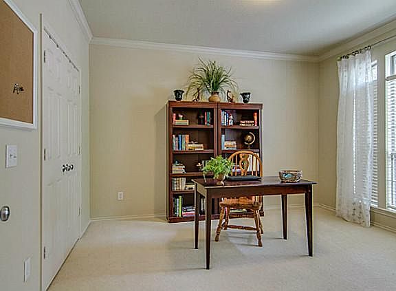 5th image of 7613 Chadwick Dr
