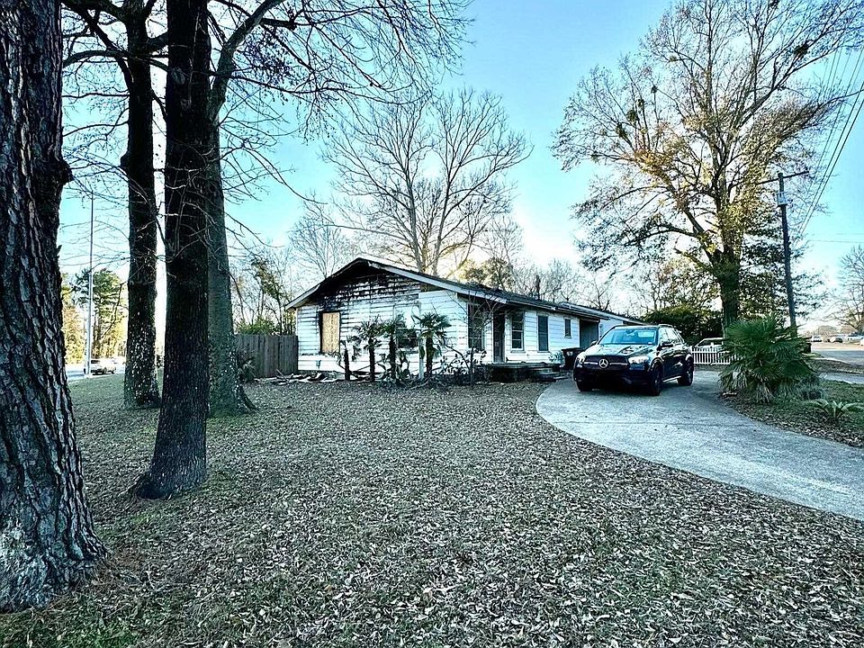 1st image of 404 E Shofner Dr