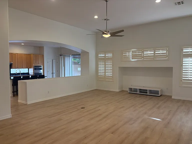 1233 E Kramer Cir — Photo 15