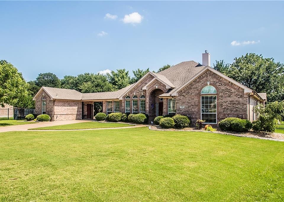 1st image of 604 Oak Leaf Ct