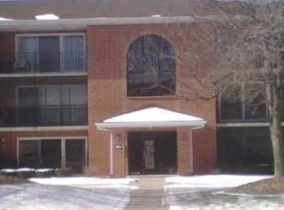 5034 W Circle Dr APT 209, Crestwood, IL 60445