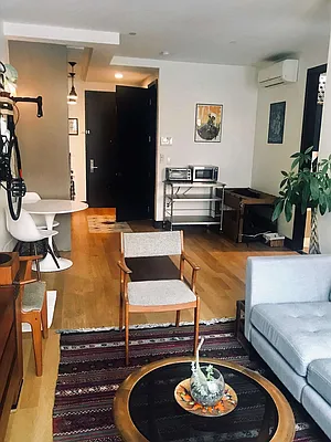 Rented by EXR | media 3