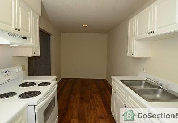 2nd image of 2319 College Dr