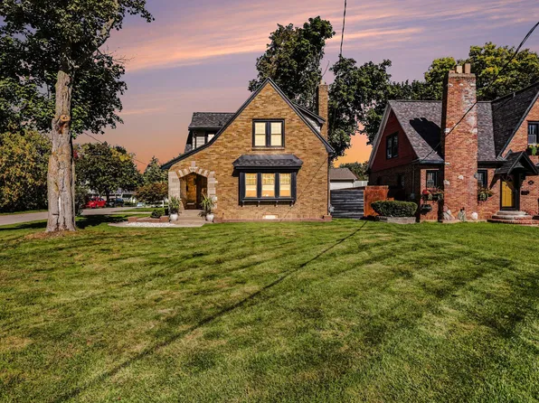 601 Three Mile Rd NE, Grand Rapids, MI 49505