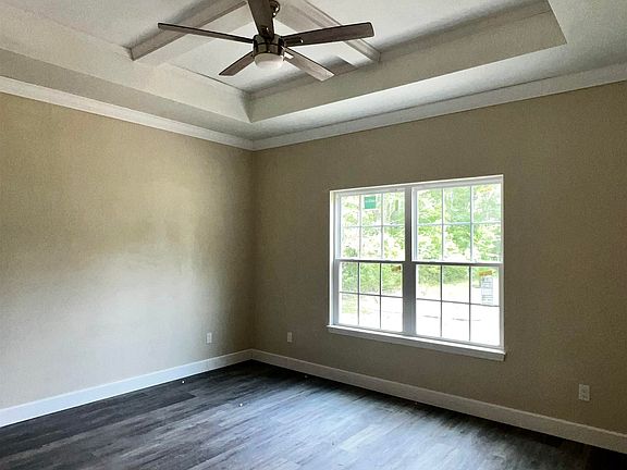 5th image of 36 Paulette Dr