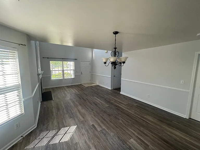4902 Southgate Pkwy — Photo 10